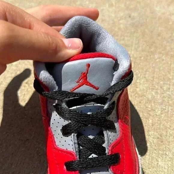 Nike Jordan Retro 3 SE Fire Red Toddler Sneakers - Picture 14 of 14